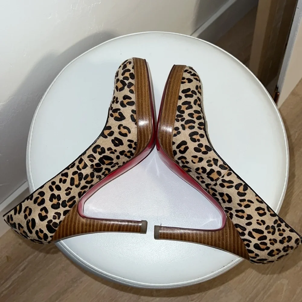 oh…DEER! Slightly used leopard red heel pumps US6.5